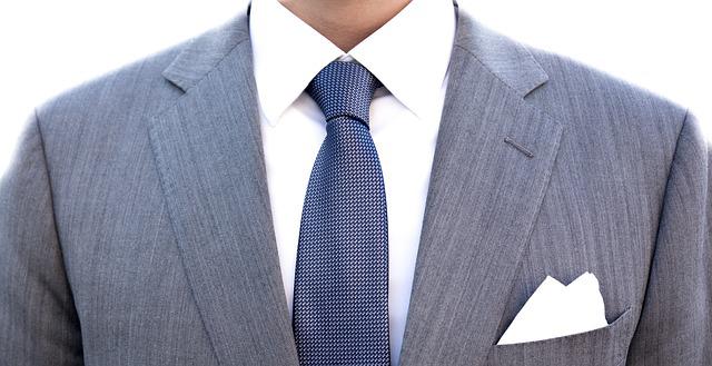 7 Signs Your Suit Jacket Is the Wrong Size